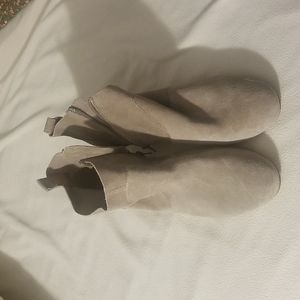 Steve Madden Beige Boots, Size 9